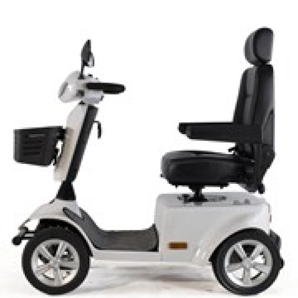 MOBILITY SCOOTER VT64038
